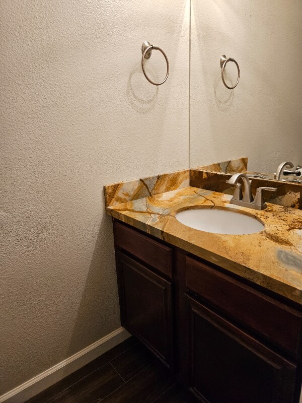 Building Photo - 1022 E 5th St