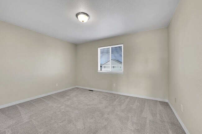 Building Photo - $2,650.00 - 6 Bedrooms, 3.5 Bathrooms, Single Family Home in Colorado Springs with Fenced Yard!