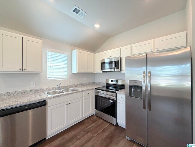 Building Photo - 174 Hill Ln