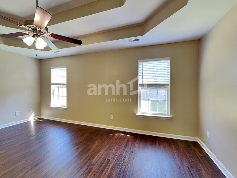 Building Photo - 1039 Saddle Wood Dr