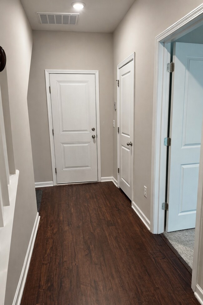 Building Photo - 1529 Kiln Ct