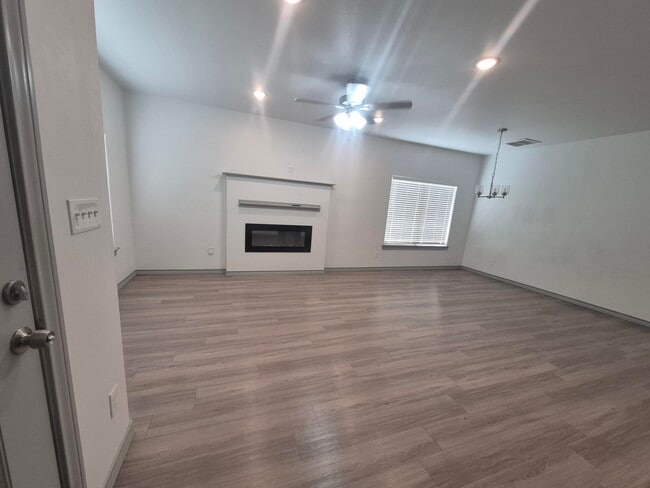 Building Photo - 4718 125th St