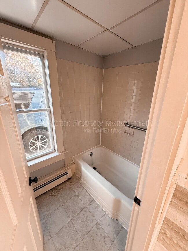 Building Photo - 22 Gold St