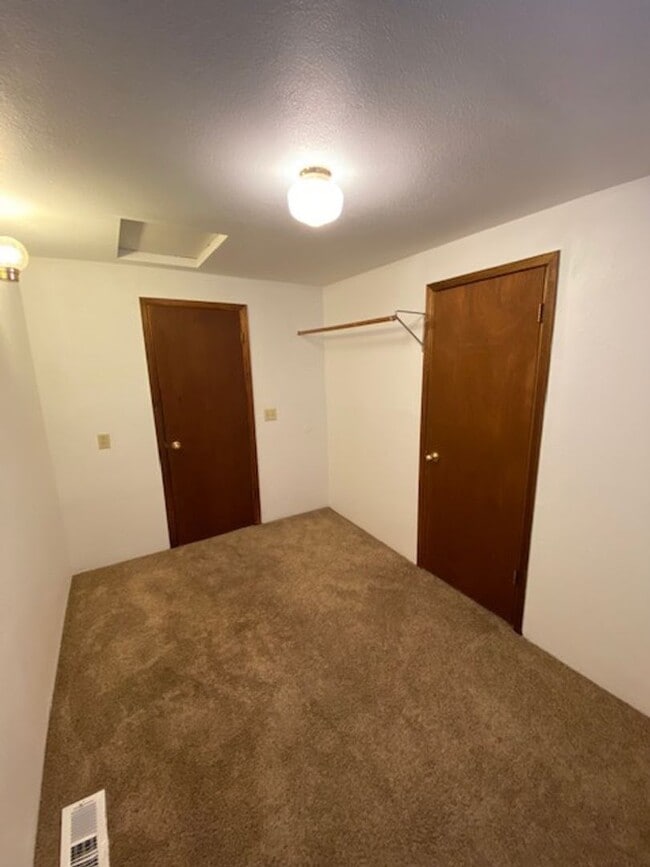 Building Photo - HOME ON HUDLOW (P#335)