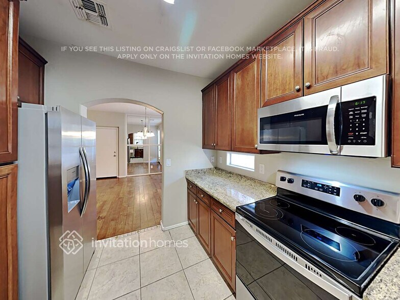 Building Photo - 2080 S Pheasant Dr