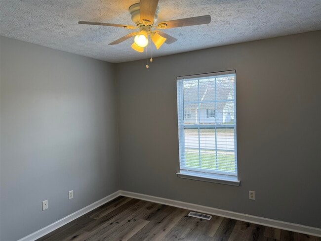 Building Photo - 360 Cedar Hollow Dr