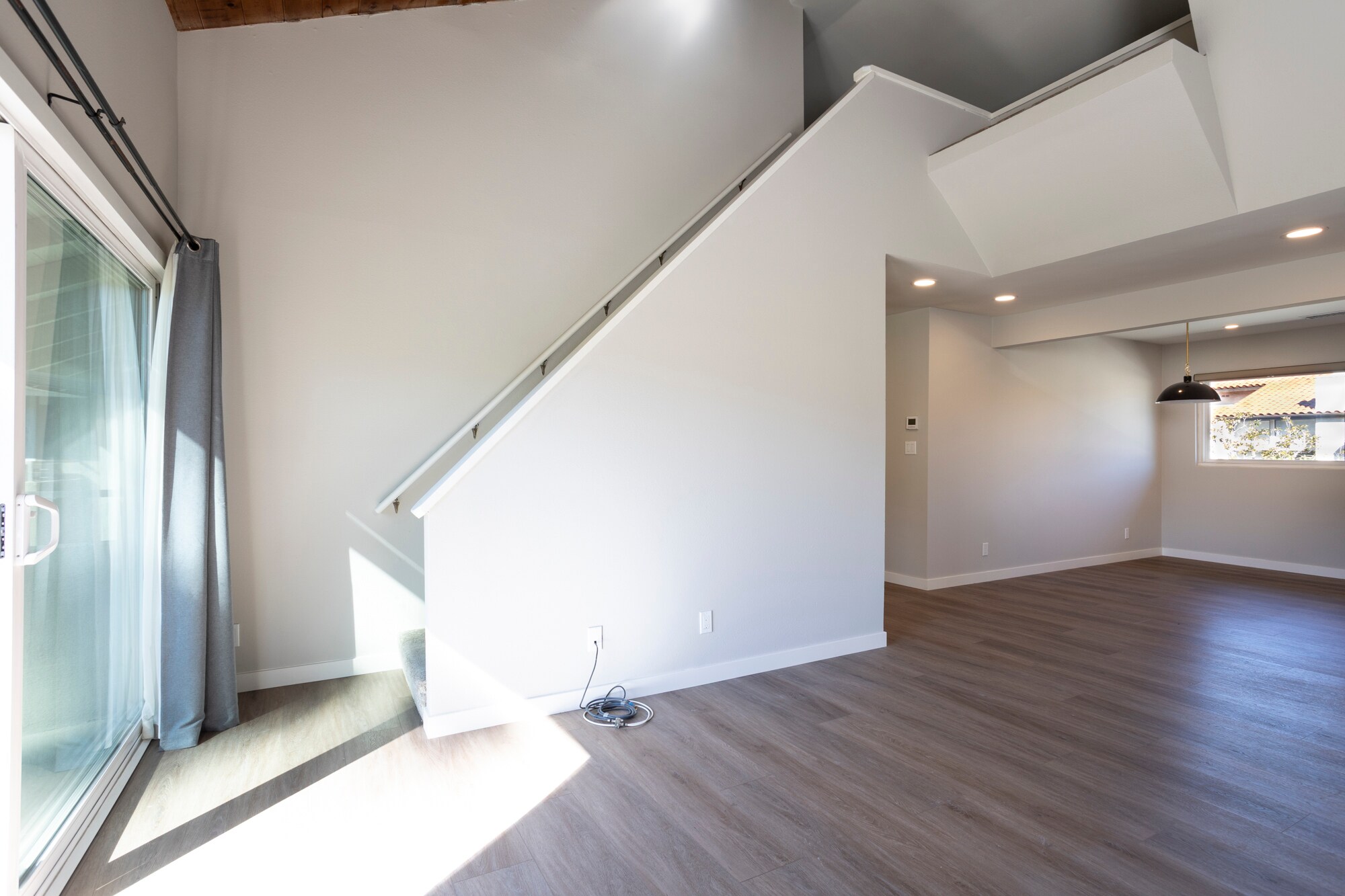 Building Photo - 2517 Navarra Dr