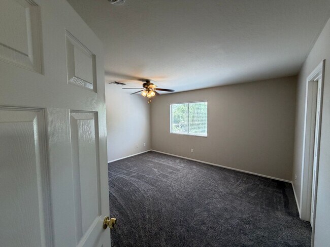 Building Photo - 3049 W Santa Cruz Ave