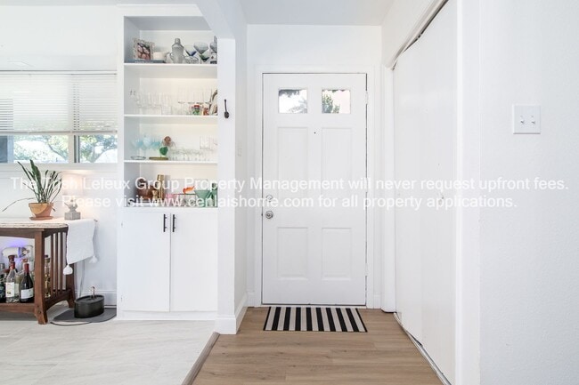 Building Photo - 3 Bed in Alexandria Available