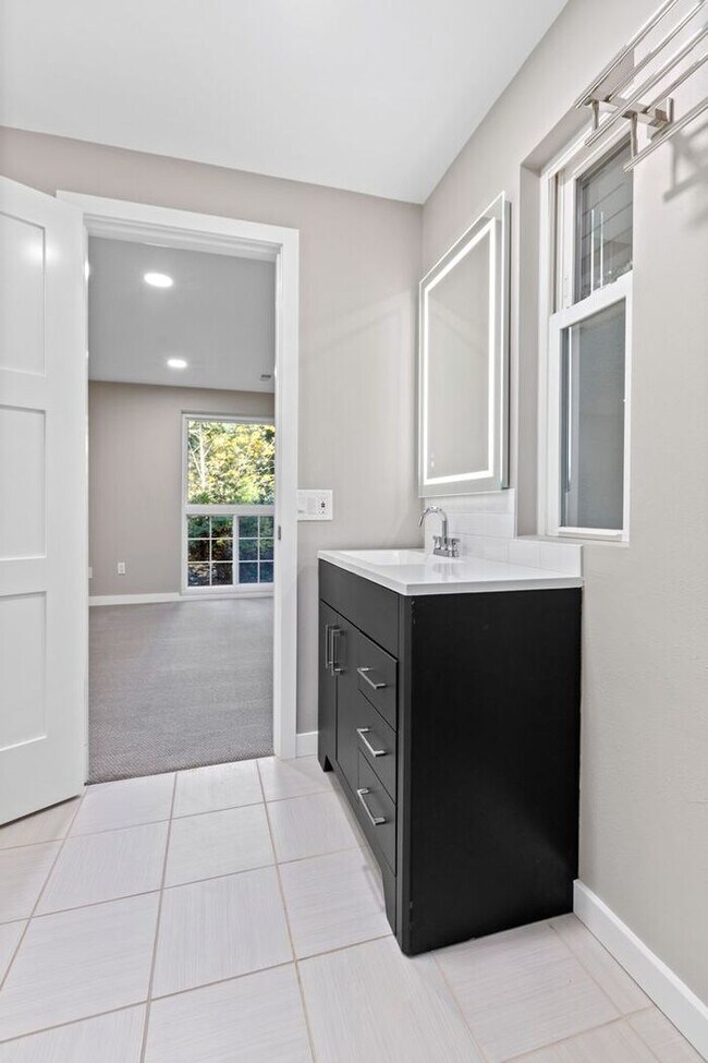 Building Photo - Stunning Private AIR CONDITIONED Dream Home in Coveted Bridal Trails