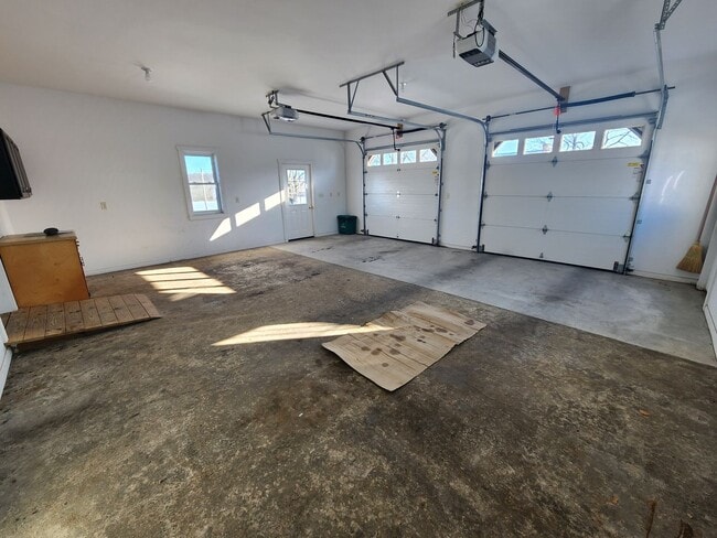 Building Photo - 615 Twin Bridge Rd