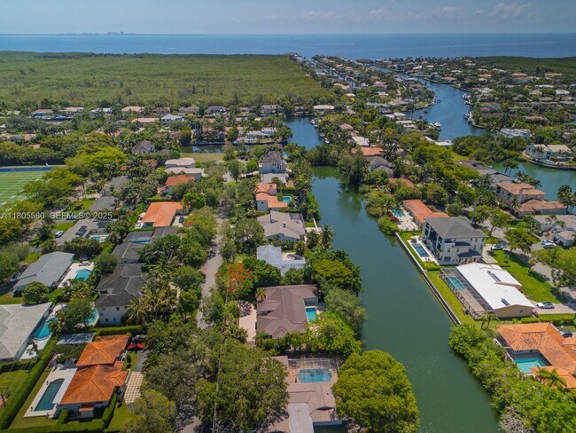 Building Photo - 1442 Coruna Ave