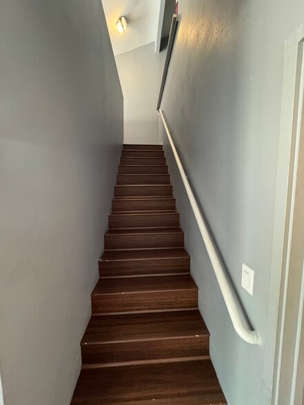 Stairs to upstairs - 1088 Bishop St