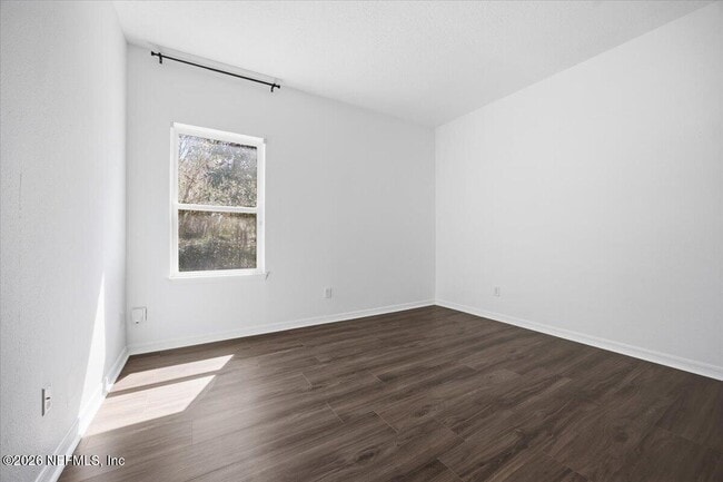 Building Photo - 18 Amherst Pl