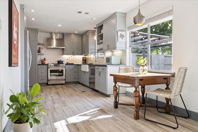 Building Photo - 11531 Gaymoor Dr