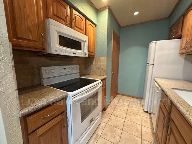 Building Photo - 6060 NW Expressway