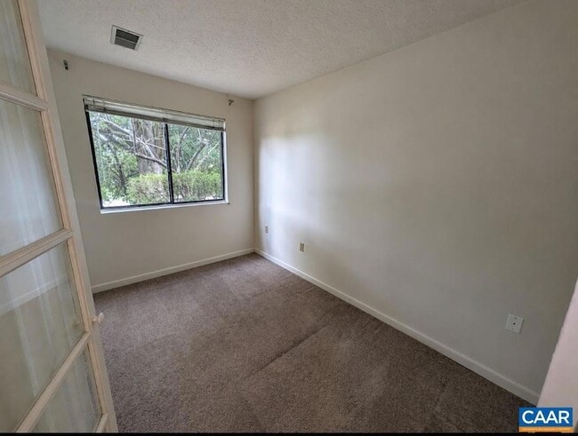 Building Photo - 122 Turtle Creek Rd
