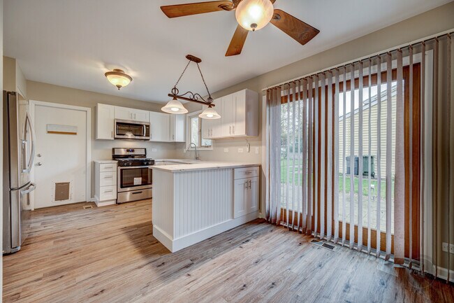 Building Photo - 4 N Birchwood Dr