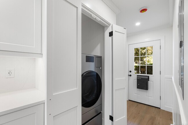 Building Photo - 245 Unquowa Rd