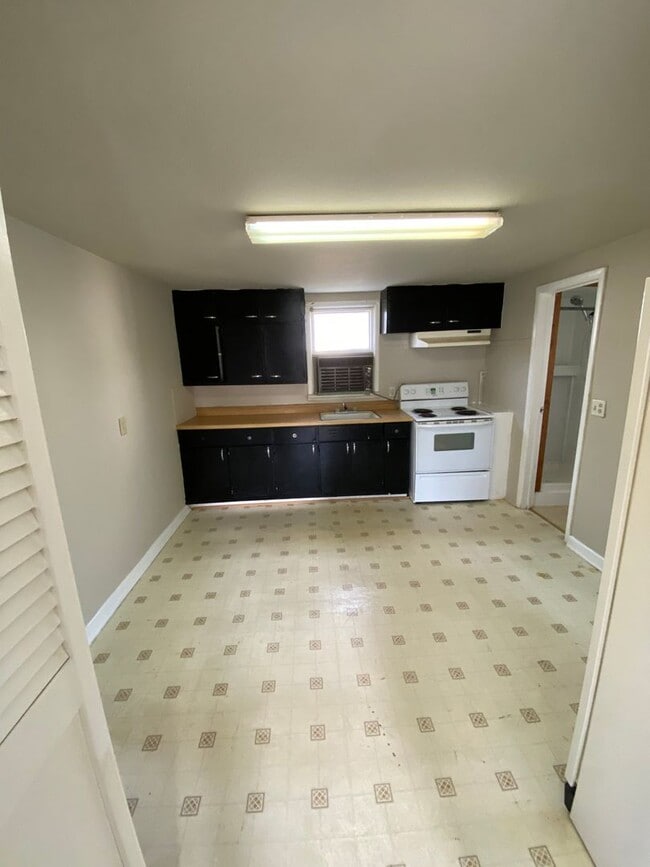 Building Photo - 405 W Pearl St