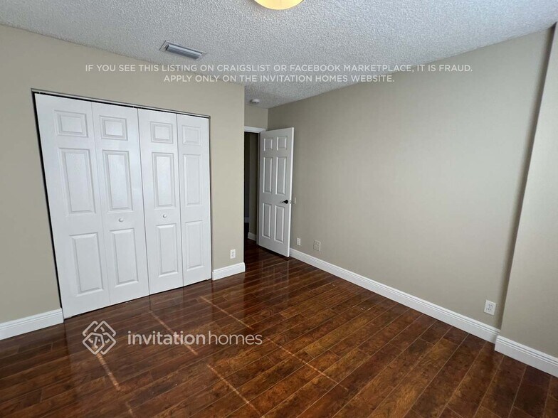 Building Photo - 3042 San Carlos Dr