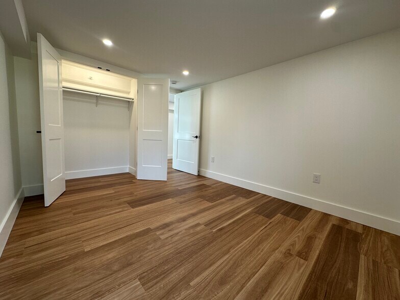 Building Photo - 61 Old Amherst Rd