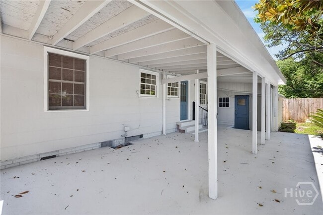 Building Photo - 216 E 57th St