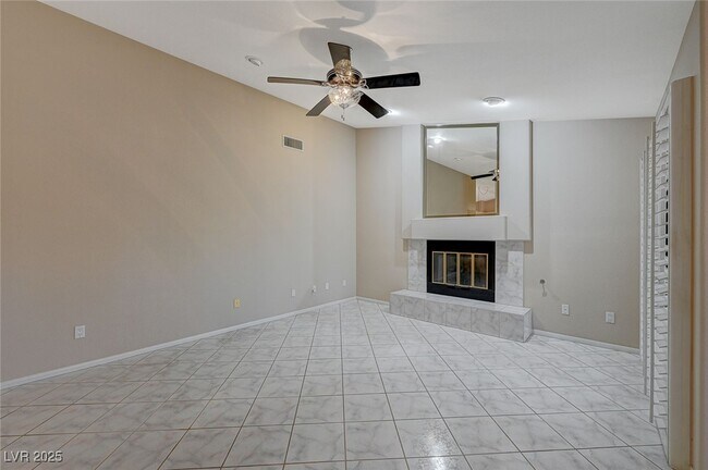 Building Photo - 6317 W Canyon Ridge Dr