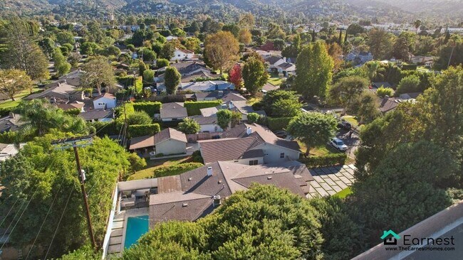 Building Photo - 4 + 3 Elegant Sherman Oaks Retreat with Po...