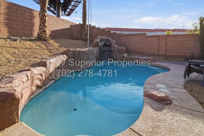 Building Photo - NW!! 4 Bedrooms!!! One Bedroom Down!!  Pool!!! Tankless Hot Water Heater!! Court yard at entrance...