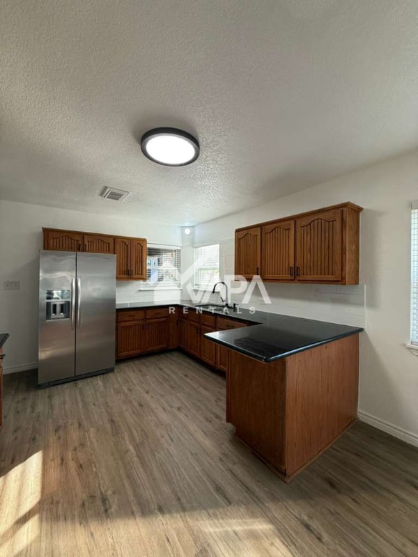 Building Photo - 302 Bonair Dr