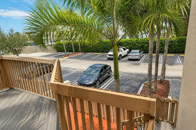 Building Photo - 612 Executive Center Dr