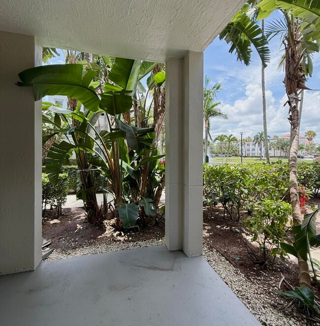 Building Photo - 11024 Legacy Dr