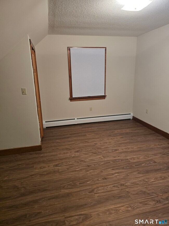 Building Photo - 527 Gilead St