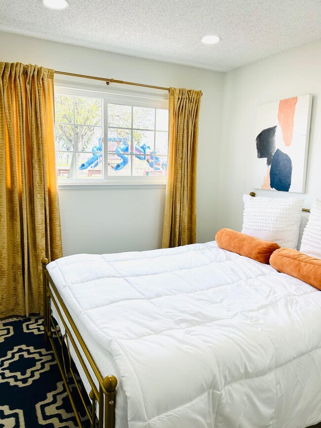 Building Photo - 2500 Kirkwood Dr