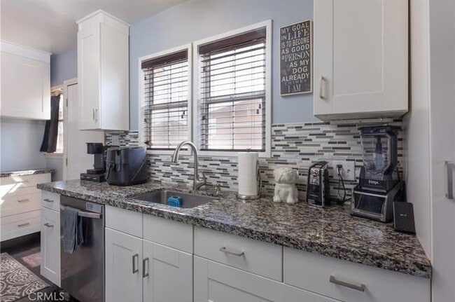 Building Photo - 5643 Ashworth St