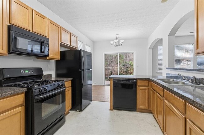 Building Photo - 43 Golden Pine Rd SW