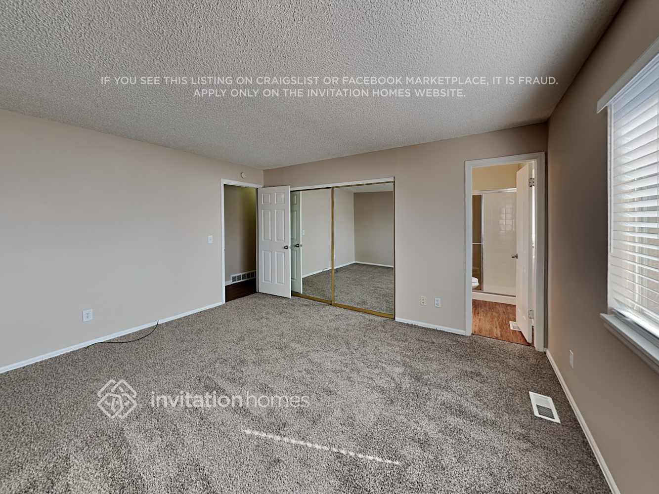 Building Photo - 1425 S Olathe Way