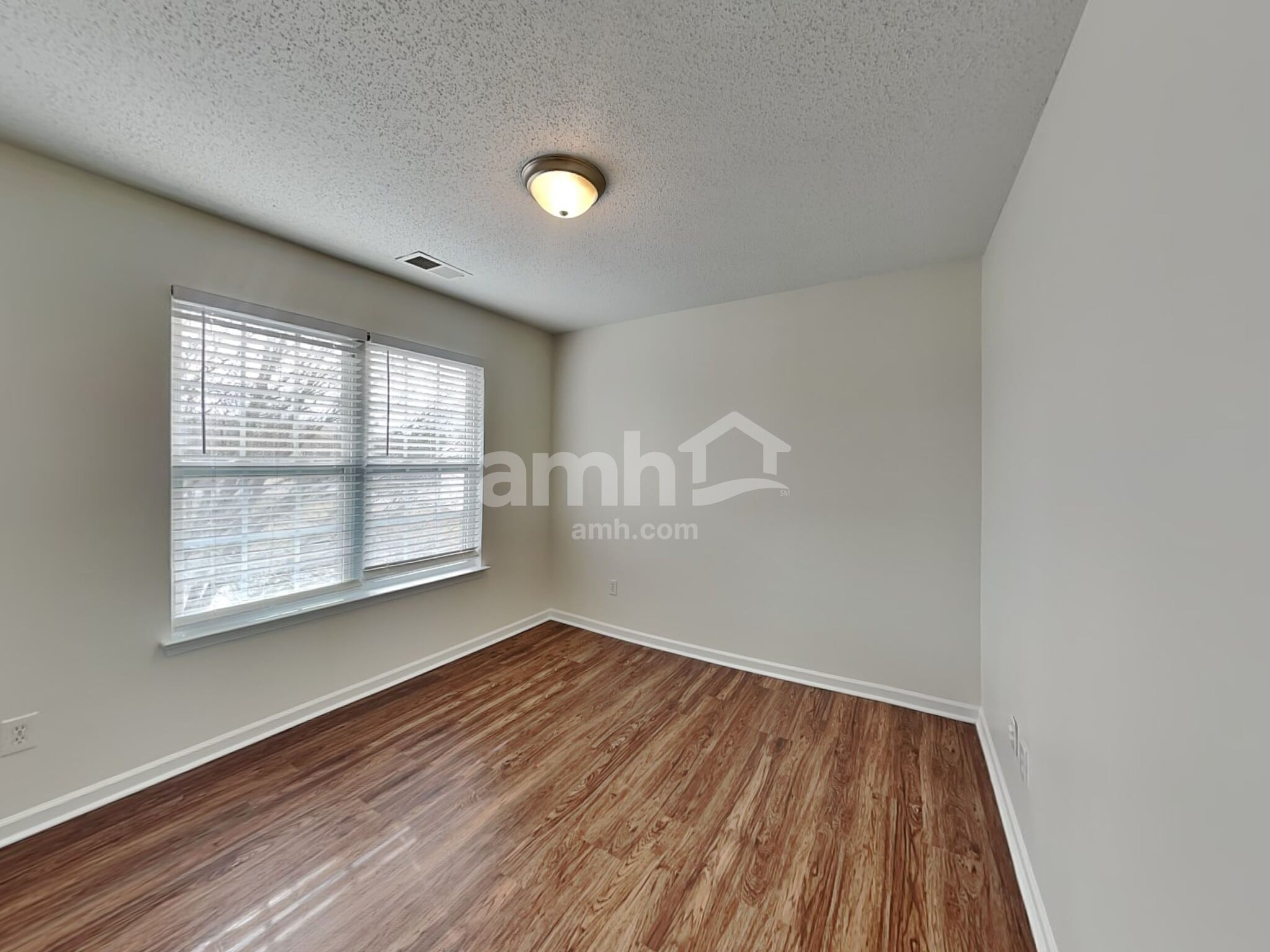 Building Photo - 1031 Sparrow Valley Way