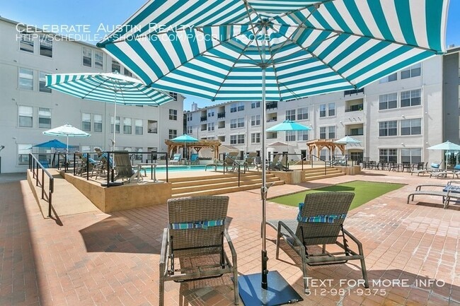 Building Photo - Radius at Turtle Creek