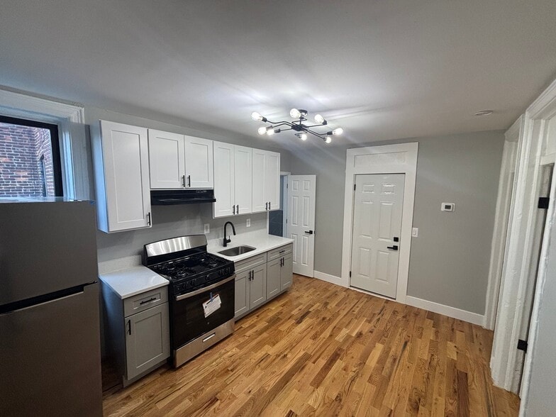 Building Photo - 838 Communipaw Ave