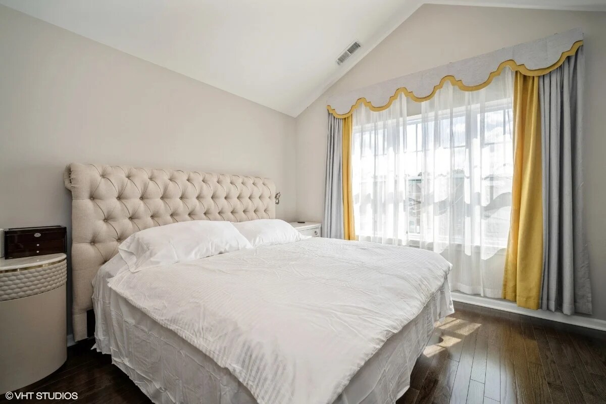 Building Photo - 850 Lexington Cir W