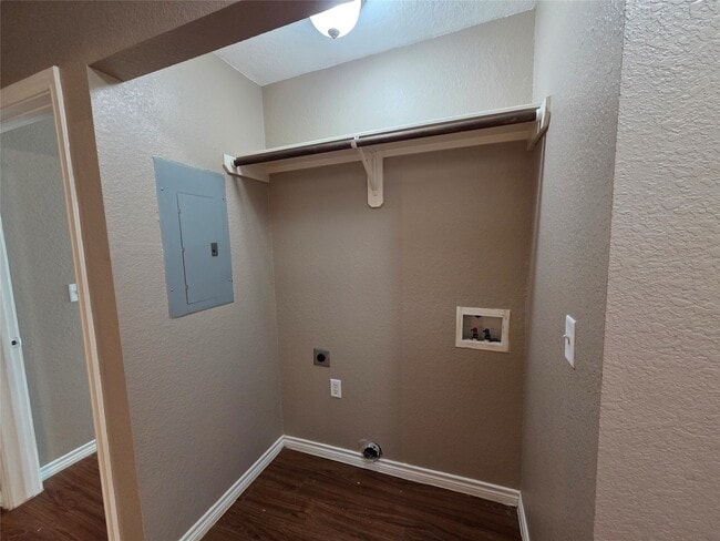 Building Photo - 438 Spence Ln