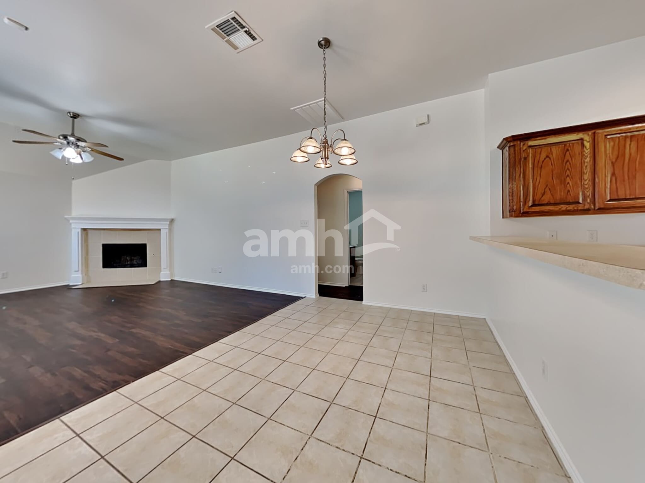 Building Photo - 4406 Shady Elm Dr
