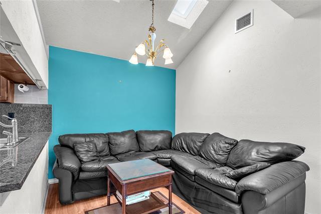 Building Photo - 2135 Rose Cliff Ln