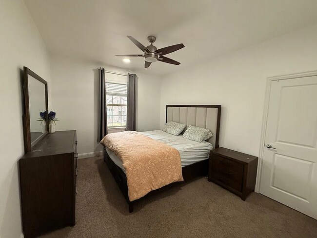 Building Photo - 325 Augusta Ct