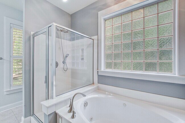 Building Photo - 1811 Luna Ct