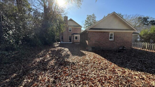 Building Photo - 1024 Plantation Ct