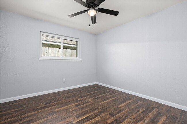 Building Photo - 7314 Robin St