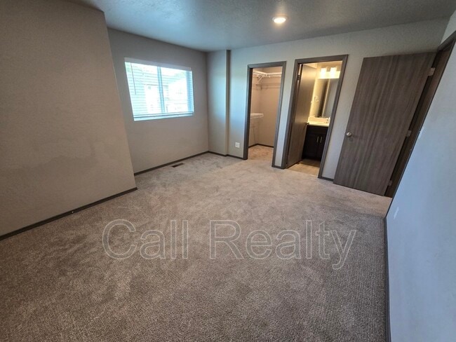 Building Photo - 9616 E Nixon Ln